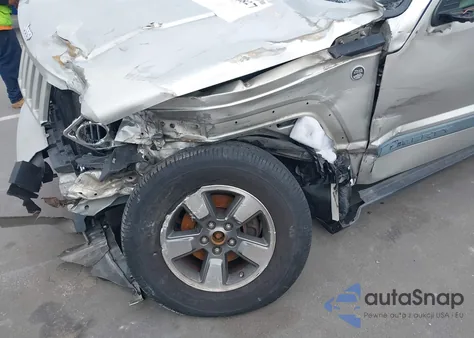 2008 Jeep Liberty Sport z USA, uszkodzony, nr VIN 1J8GN28K08W154159